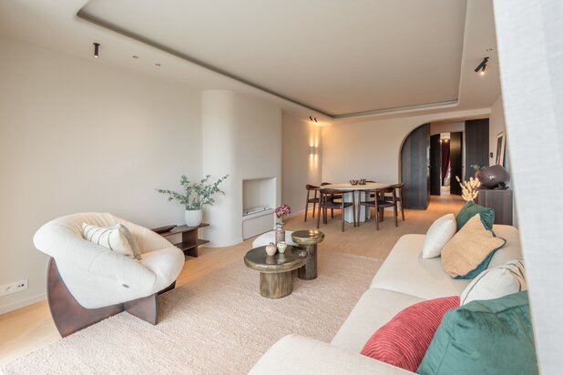 Prachtig gerenoveerd appartement nabij het centrum en de zee met open zichten.