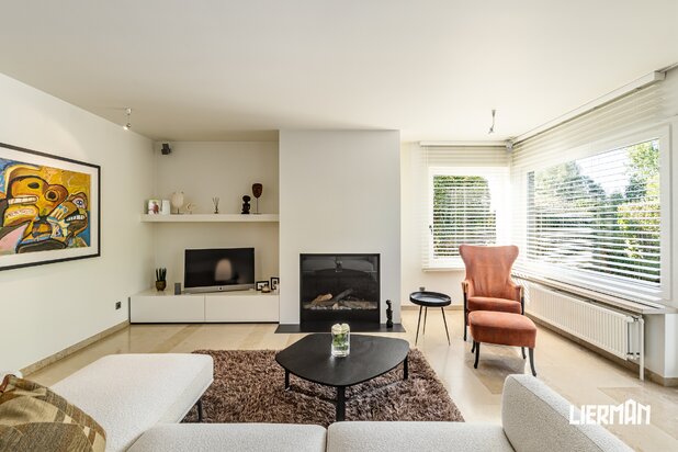 Exclusieve villa op een uitzonderlijk perceel van 30 are in een rustige residentiële omgeving