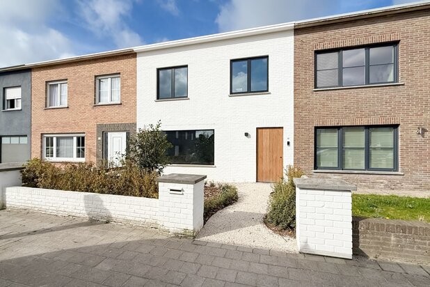 Charmante, gerenoveerde woning met zonnige tuin, rustig gelegen in het Oude Knokke.
