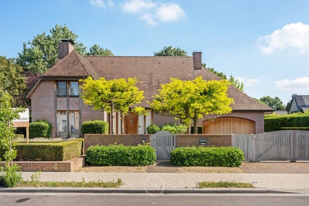 Tijdloze villa nabij de Daknamse bossen