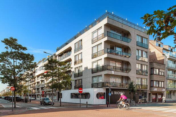 Gerenoveerd 2-slaapkamerappartement op topligging.