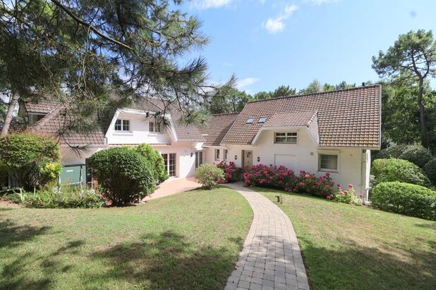 SUPERBE VILLA DE 270 M2 SITUEE DANS LA FORET DU TOUQUET