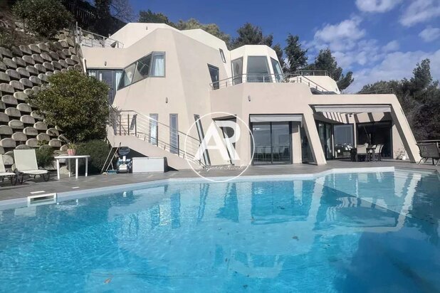 Maison à vendre à Menton – 4 chambres – 355 m²
