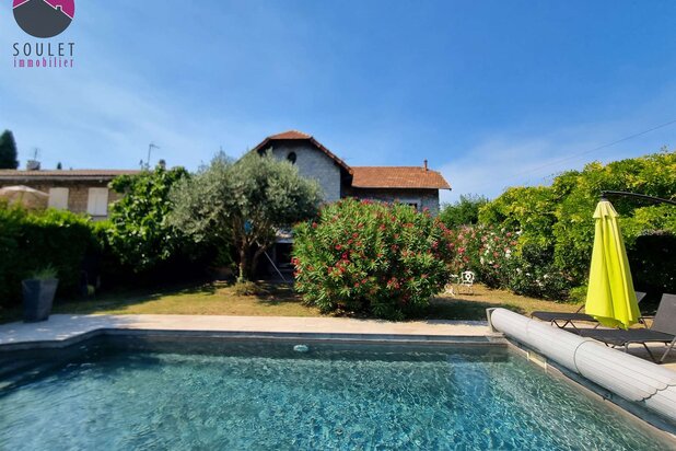 Rare maison des années 30 avec piscine