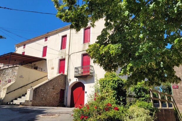 Maison à vendre à Faugeres – 7 chambres – 250 m²