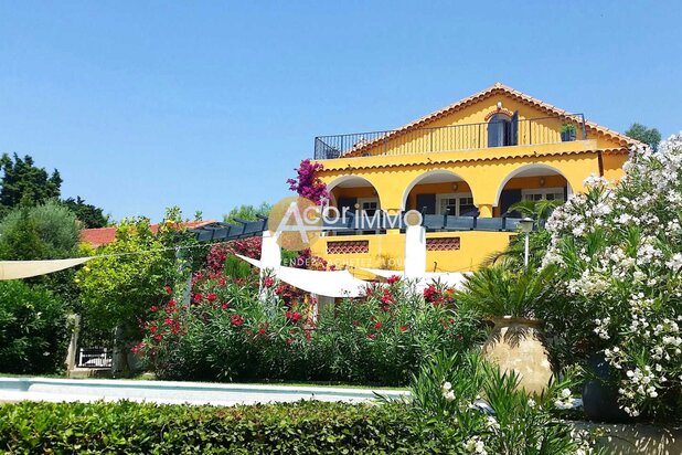 BANDOL PROPRIETE DE CARACTERE
