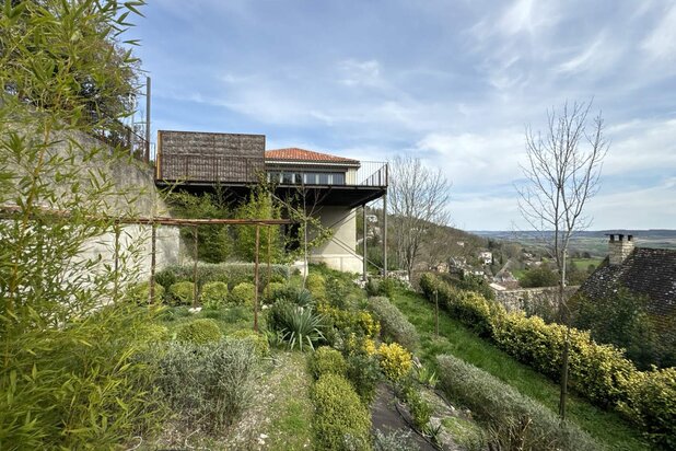 Ensemble immobilier dans l'un des plus beaux villages de Fra