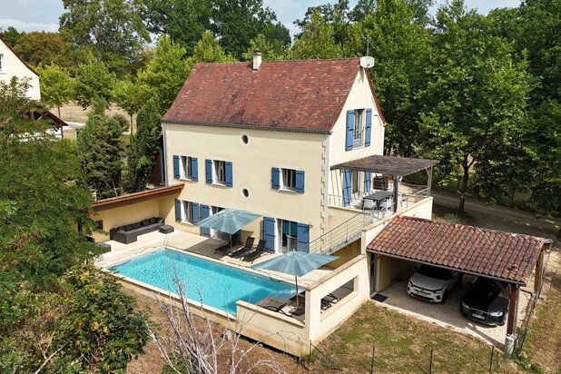 Maison à vendre à Mouleydier – 204 m² – 5 pièces