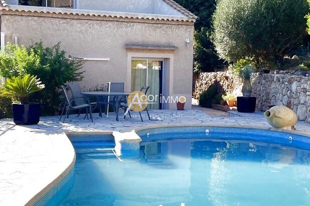 OLLIOULES VILLA VUE DOMINANTE