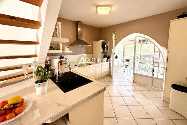 Villa 4 pièces 103 m2 hab-terrain 400 m2 + garage, Sanary