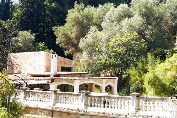 OLLIOULES SUR LES HAUTEURS