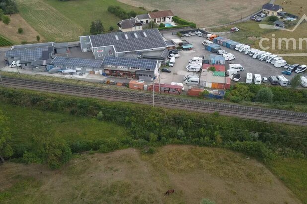 Immeuble à vendre à Saint-Jeoire-Prieuré – 2 086 m²