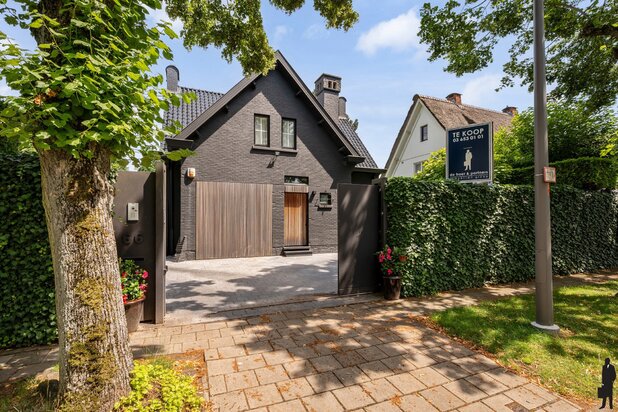 Vrijstaande woning met zwembad in de begeerde St Lucaswijk!