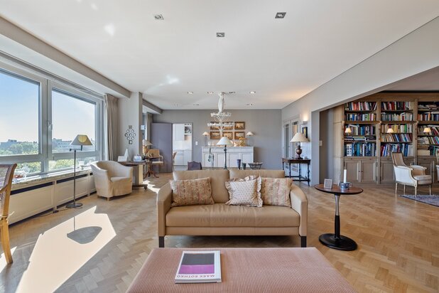 Bijzonder luxueus en groot stadsappartement aan het Zuidpark.