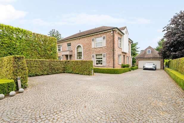 Statige villa met 4 slaapkamers op perceel van 2.516 m² te Merksplas