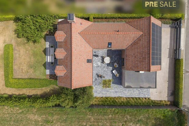 Beautiful villa (2010) on a green location in Hérinnes/Pecq