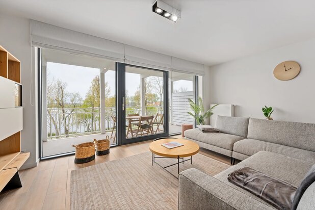 Prachtig gemeubeld appartement in Duinenwater met frontaal zicht over het meer