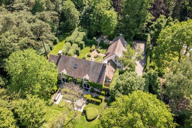 Op absolute toplocatie gelegen villa!