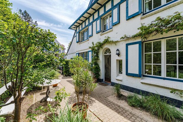 Une villa trois façades de style anglo-normand à deux pas de la plage