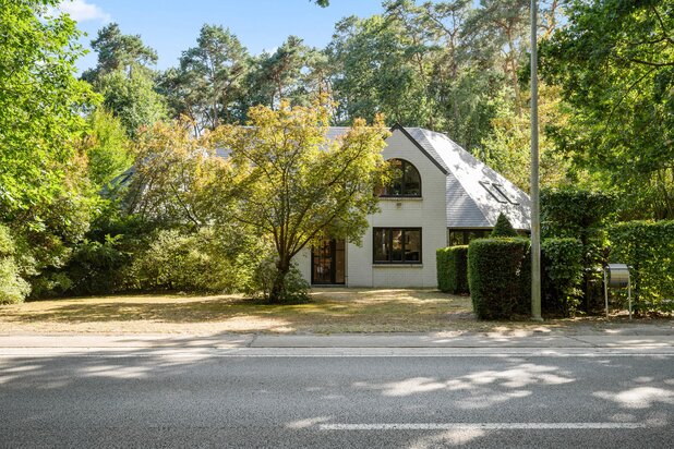 Tijdloze villa met kantoorruimte op 3.095 m² te KEERBERGEN