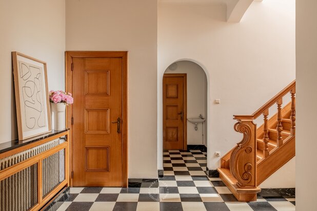 Karaktervolle meesterwoning met mogelijkheden op toplocatie