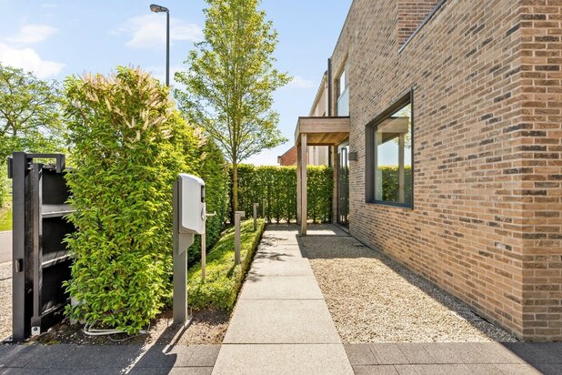 Energiezuinige en instapklare gezinswoning op toplocatie in Sint-Lambrechts-Herk.