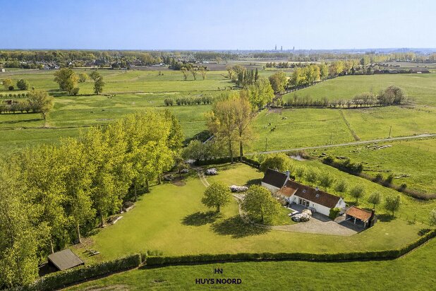 Exclusive country house villa in an idyllic setting