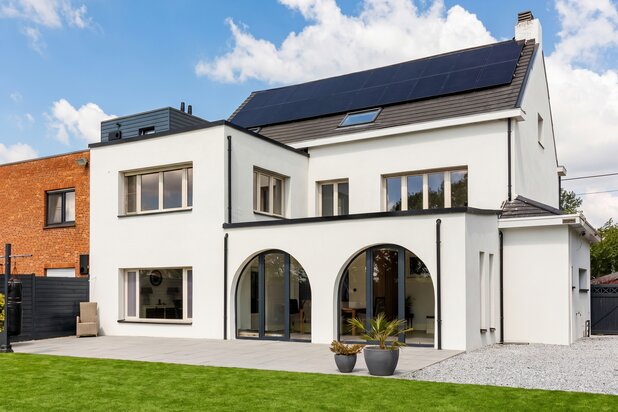 Woning met 7 slaapkamers op een perceel van 502 m².
