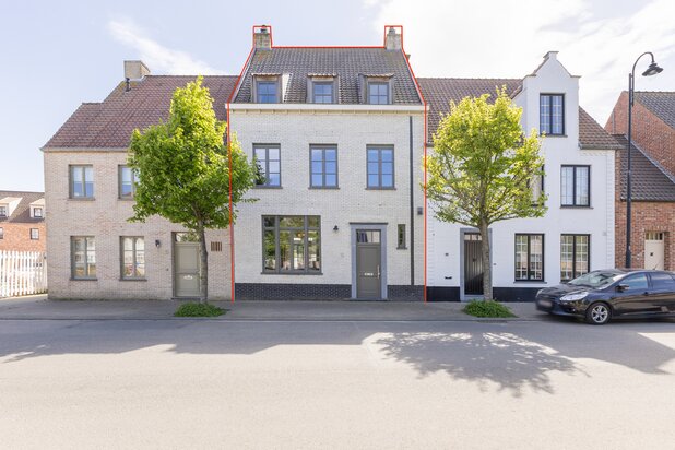 Instapklare woning met 4 slpks te koop in Heulebrug!