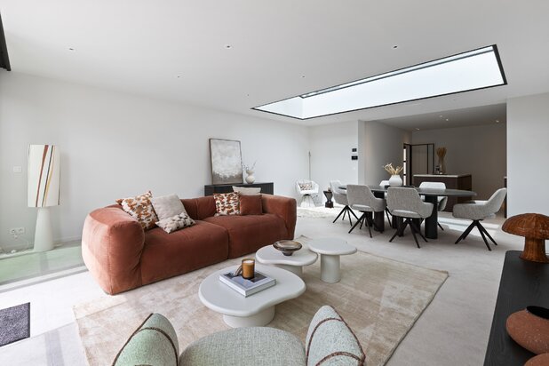 Luxueus gerenoveerde woning met 3 slpk te koop in Heist!