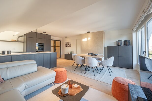 Stijlvol gerenoveerd appartement nabij het Dominicanenkerkje.