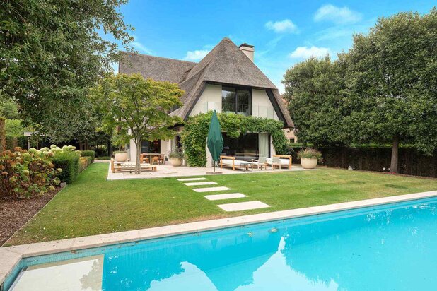 Villa prête à emménager avec piscine, au calme à Knokke Zoute