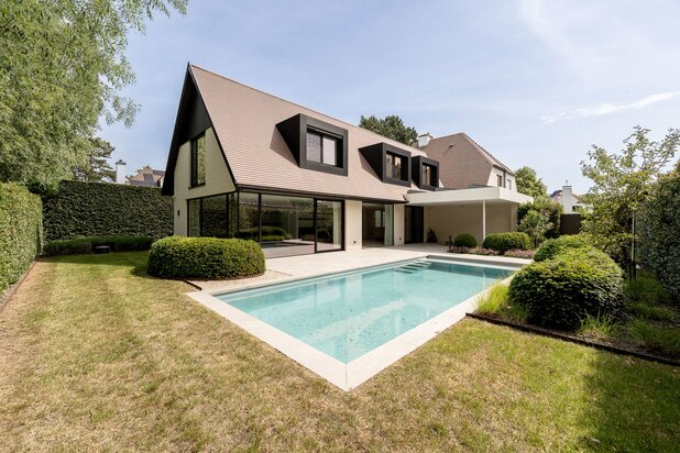 Villa entièrement rénovée, sise au calme