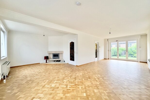 Close to Kraainem metro station and all amenities
