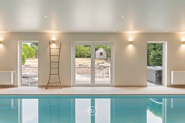 Villa exclusive avec piscine intérieure