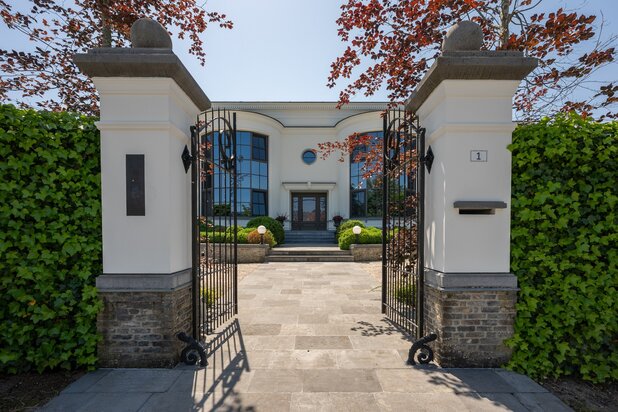 Prachtige en energiezuinige villa (587 m² bewoonbaar) op een perceel van 2617 m² te Hulshout