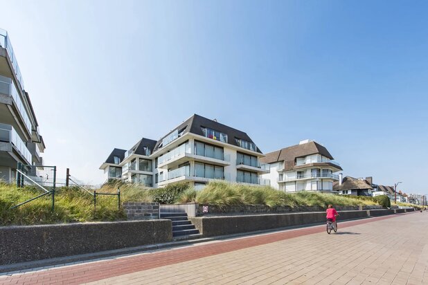 Appartement-villa royal avec vue frontale sur la mer, sur la Wandeldijk au Zoute