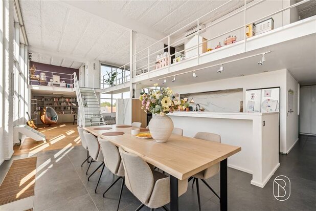Exclusieve loft met 3 slk, 2 badk. & mooi terras!