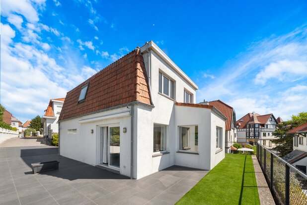 Karaktervolle alleenstaande villa op slechts 200 meter van het strand
