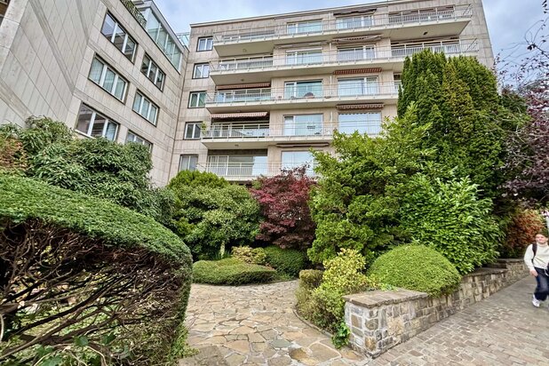 Elsene- Penthouse 149m2 3 slaapkamers- terras-Parking