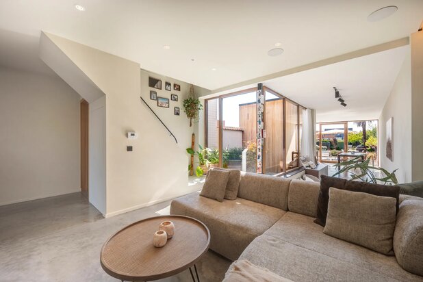 Prachtig gerenoveerde woning op een toplocatie in Knokke, met weidse open zichten over de Knokse polders