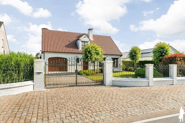 Rustig gelegen villa met zwembad op perceel van 1.488 m².