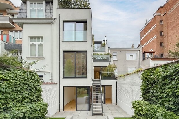 Brugmann: Prachtige triplex met 4 slaapkamers + tuin