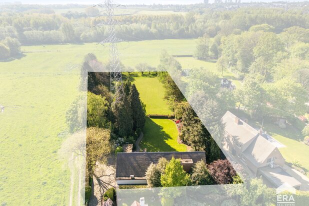 Maison d’architecte sur grand terrain à Wemmel