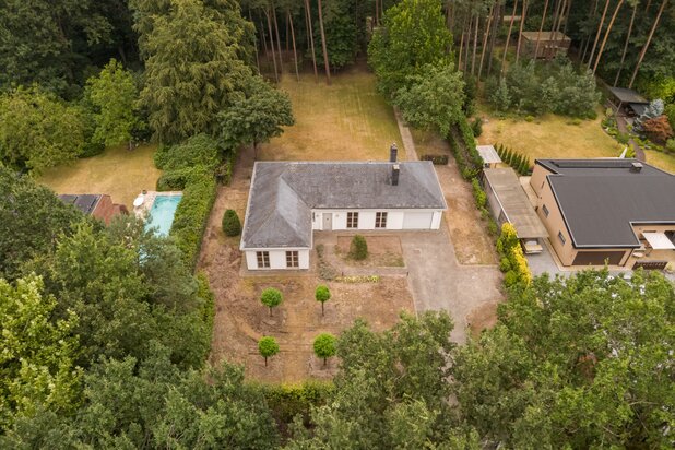 Te renoveren gelijkvloerse villa op 2265 m² in 