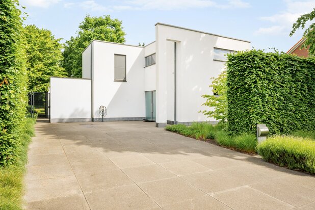 Moderne villa met fraai aangelegde tuin te Kasterlee!