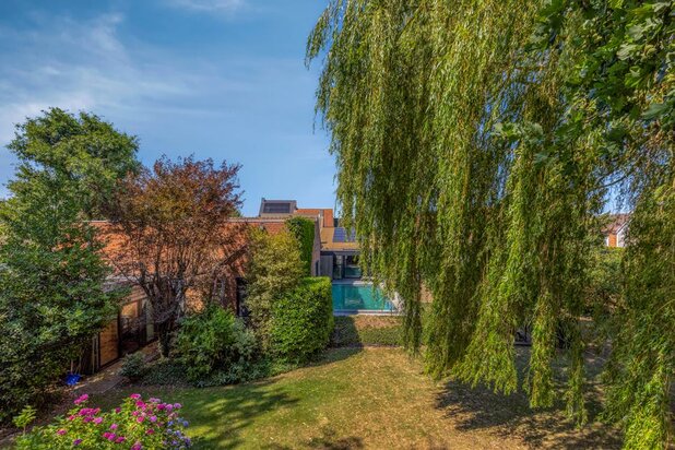 Surprising green gem near the center of Overmere