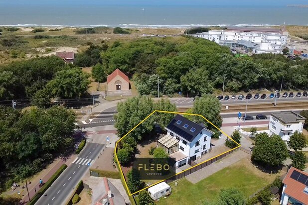 Statige en recent gerenoveerde villa met 4 slaapkamers op toplocatie te Wenduine!