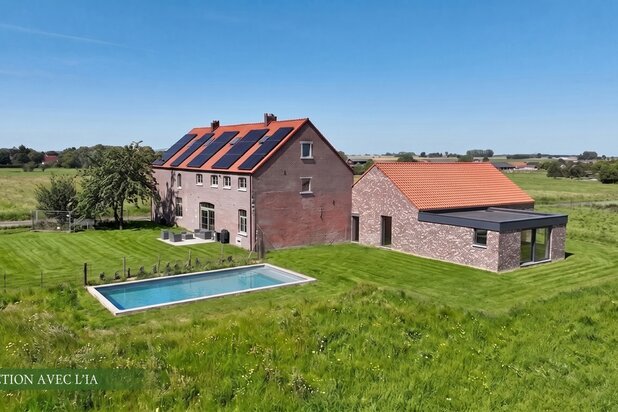 Ruime gerenoveerde eigendom met appartementen en bijgebouwen