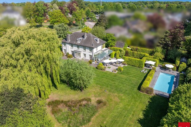 Statige luxevilla op royaal perceel van 3.877 m² met zwembad